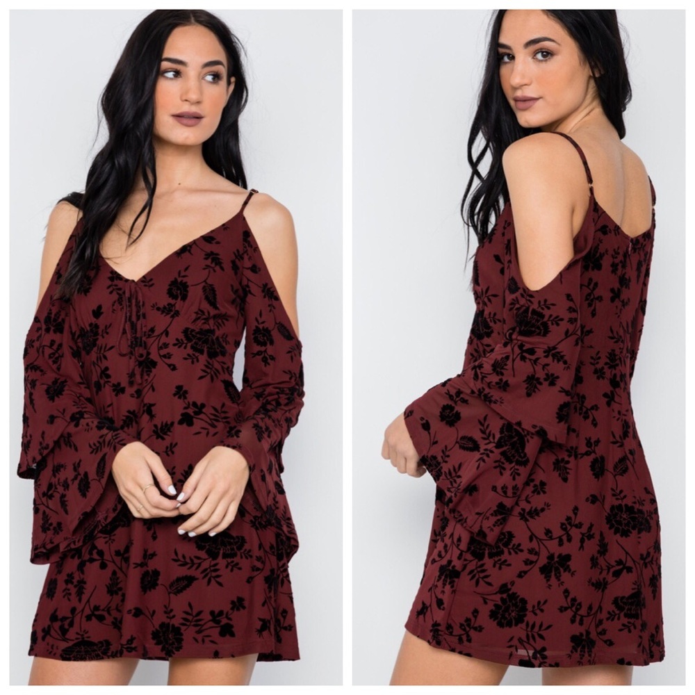 🆕Wine cold shoulder bell sleeve dress - Picture 2 of 3